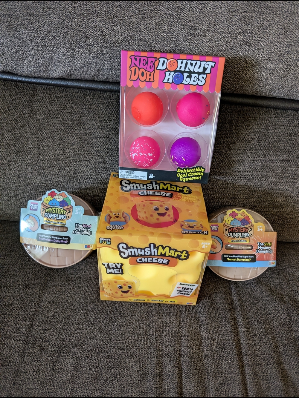 SmushMart Cheese Squishy, Dohnut Doh Holes & Mystery Dumplings Sunset&StuffedBun